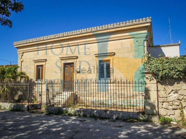 casa indipendente in vendita a Noto