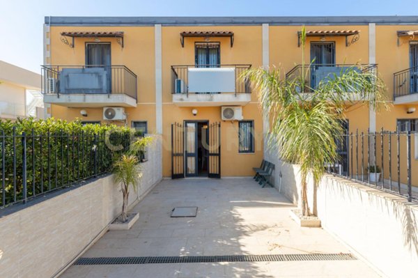 casa indipendente in vendita a Noto
