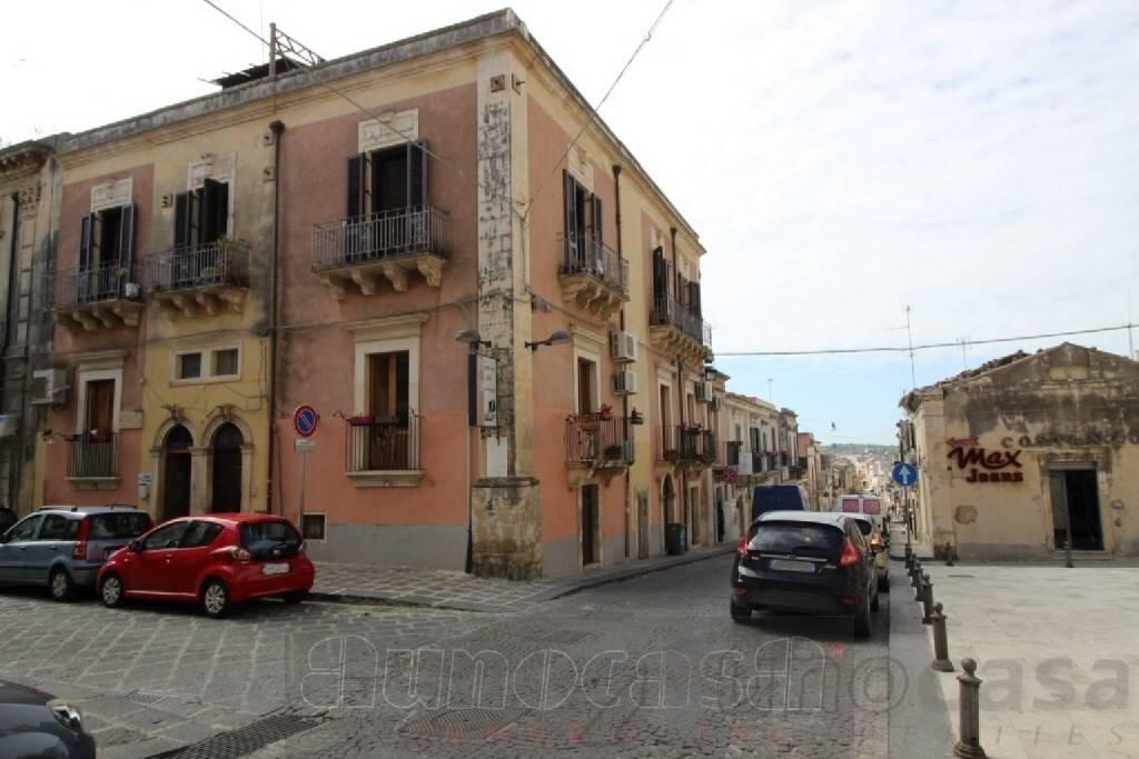 casa indipendente in vendita a Noto
