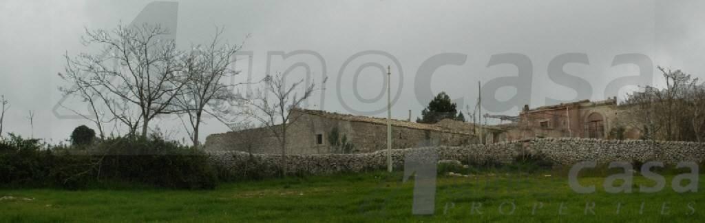 casa indipendente in vendita a Noto