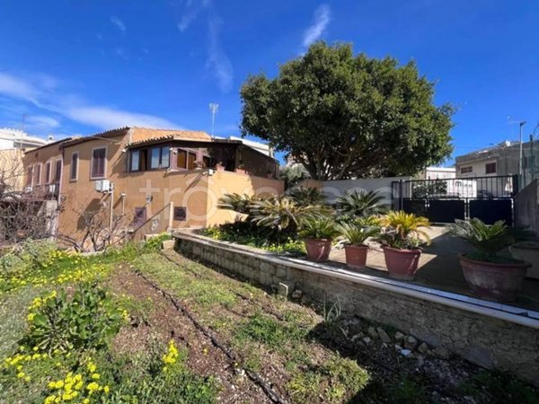 casa indipendente in vendita a Noto