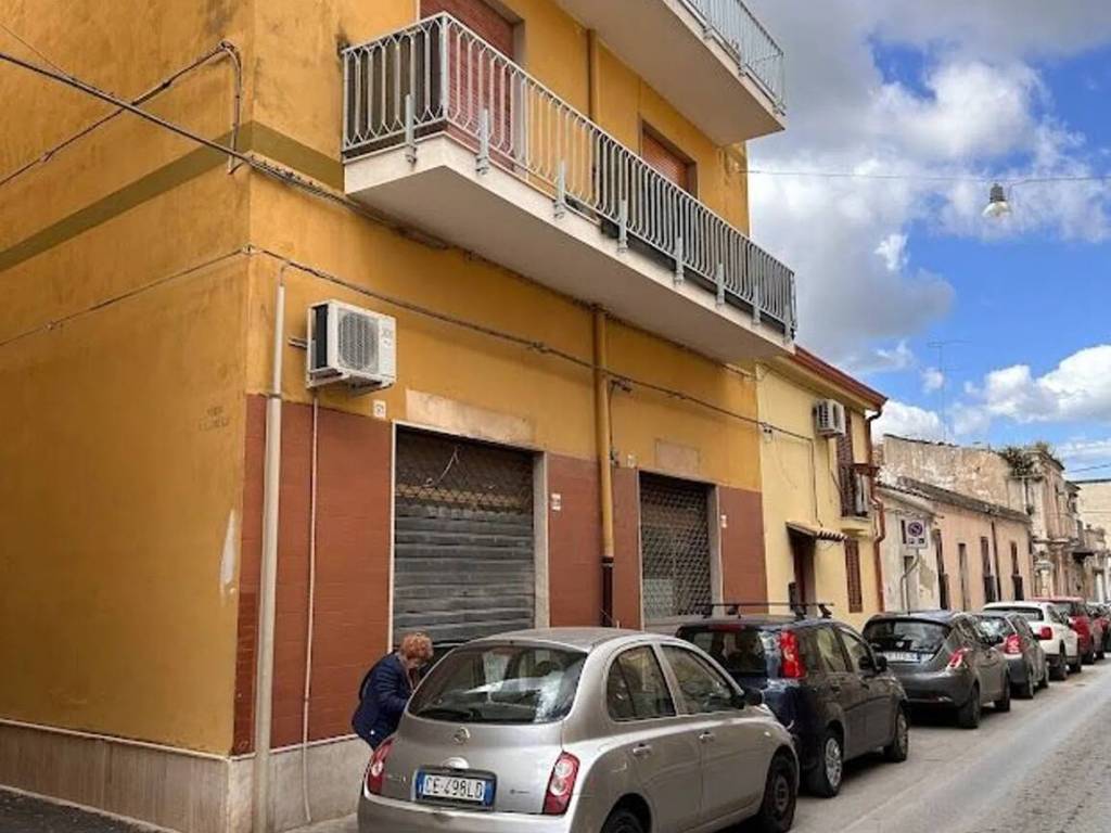 intera palazzina in vendita a Noto