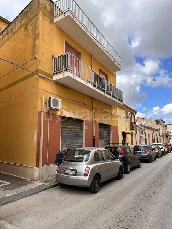 locale commerciale in vendita a Noto
