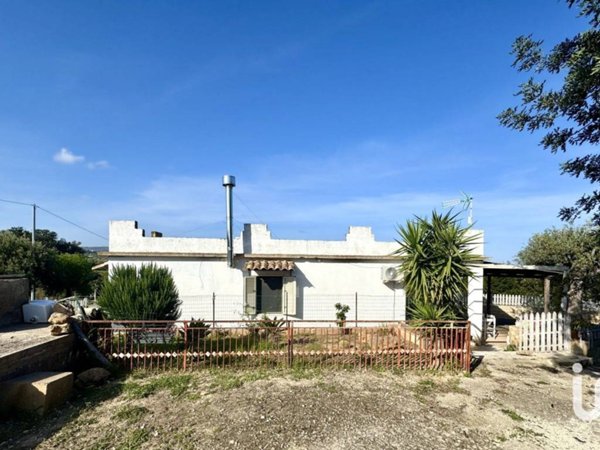 casa indipendente in vendita a Noto