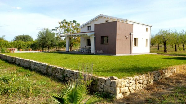 casa indipendente in vendita a Noto