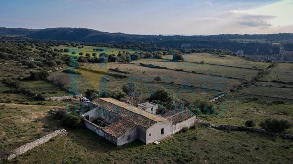 casa indipendente in vendita a Noto
