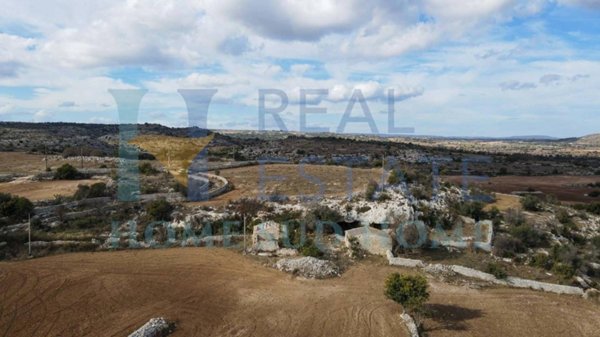 casa indipendente in vendita a Noto