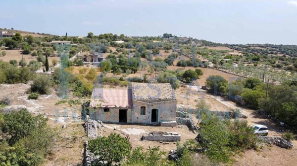 casa indipendente in vendita a Noto