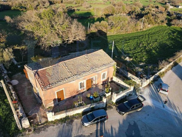 casa indipendente in vendita a Noto