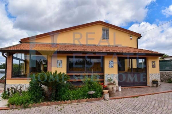 casa indipendente in vendita a Noto