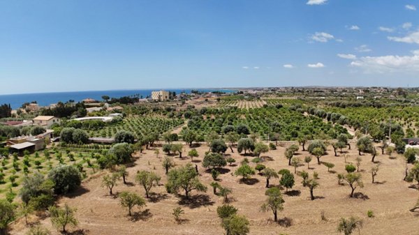 negozio in vendita a Noto in zona Lido di Noto