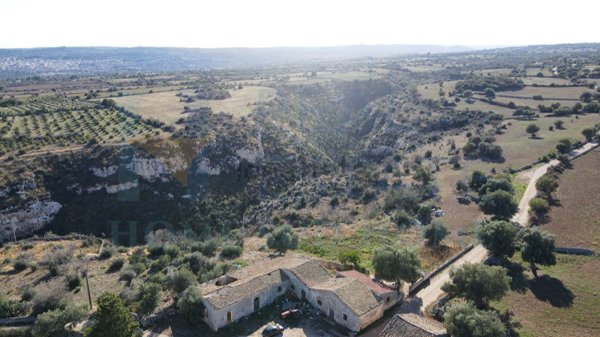 casa indipendente in vendita a Noto