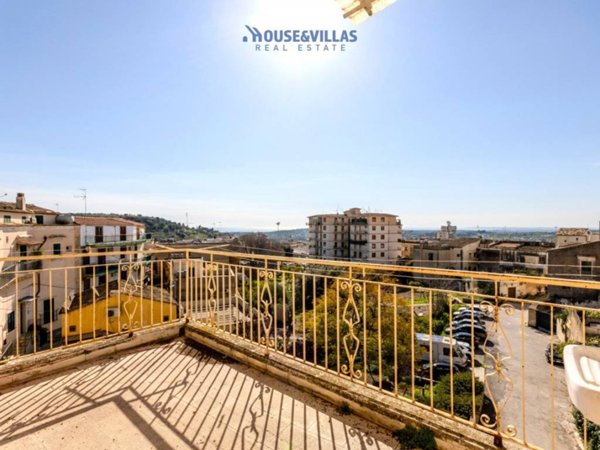 casa indipendente in vendita a Noto