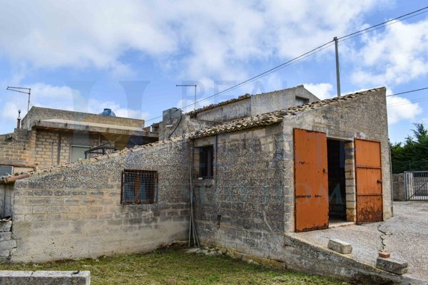 casa indipendente in vendita a Noto in zona Testa dell'Acqua