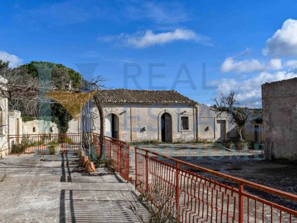 casa indipendente in vendita a Noto in zona Vendicari