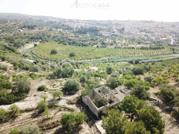 casa indipendente in vendita a Noto