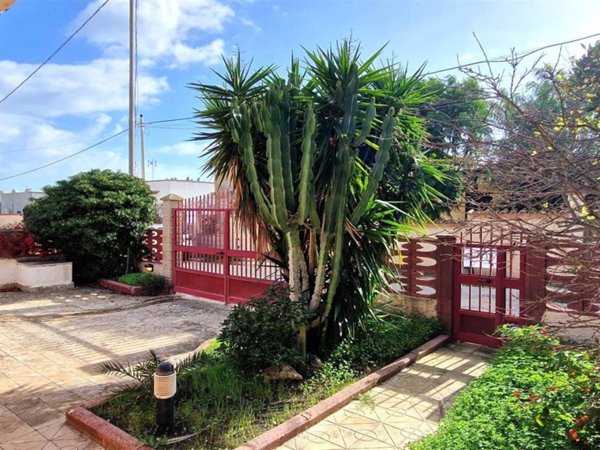 casa indipendente in vendita a Noto