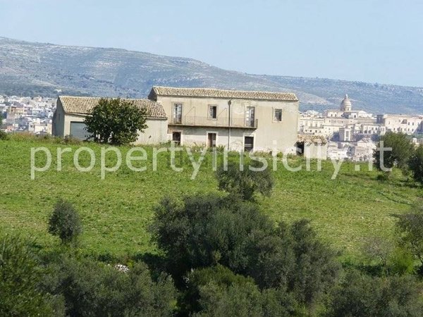 casa indipendente in vendita a Noto