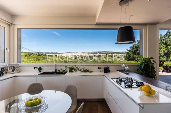 casa indipendente in vendita a Noto