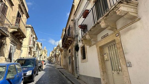 casa indipendente in vendita a Noto