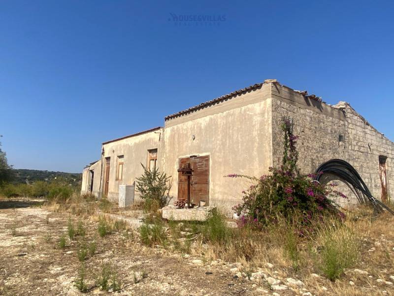 casa indipendente in vendita a Noto in zona Vendicari