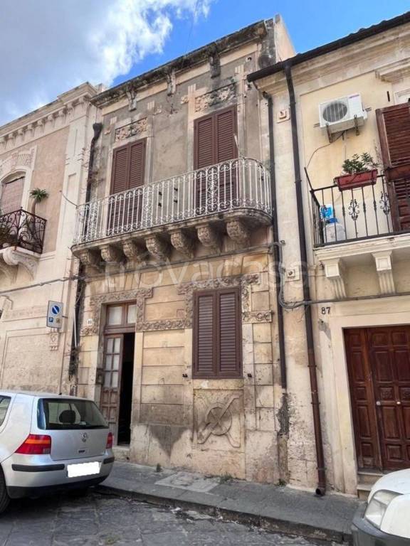 casa indipendente in vendita a Noto