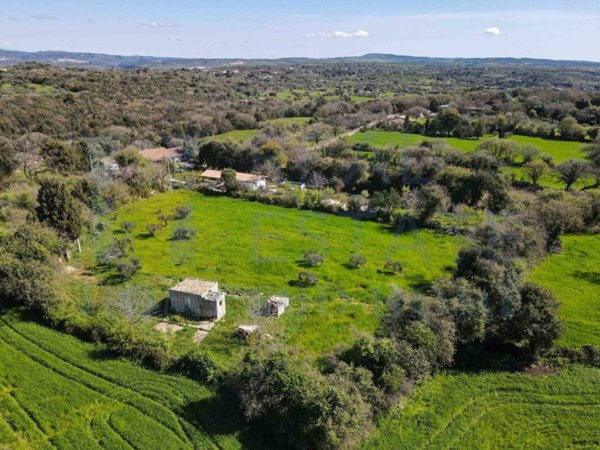 casa indipendente in vendita a Noto