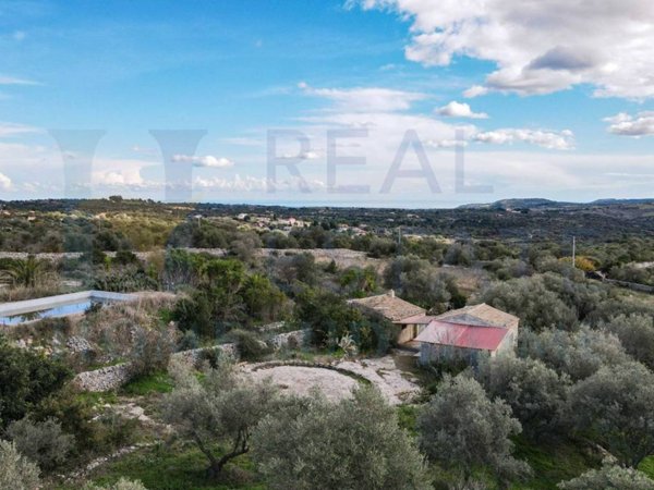 casa indipendente in vendita a Noto