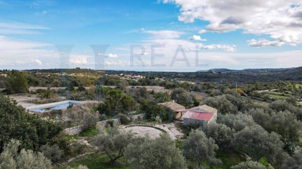 casa indipendente in vendita a Noto