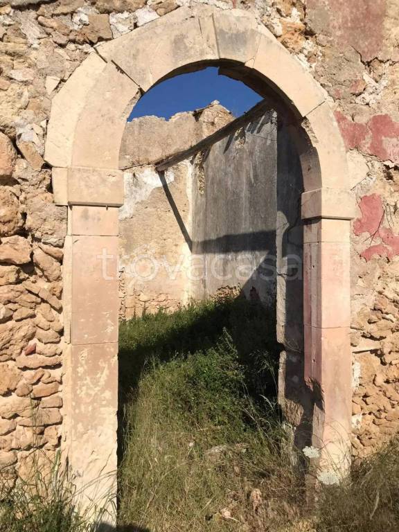 casa indipendente in vendita a Noto in zona Falconara