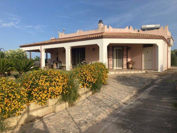 casa indipendente in vendita a Noto in zona San Lorenzo