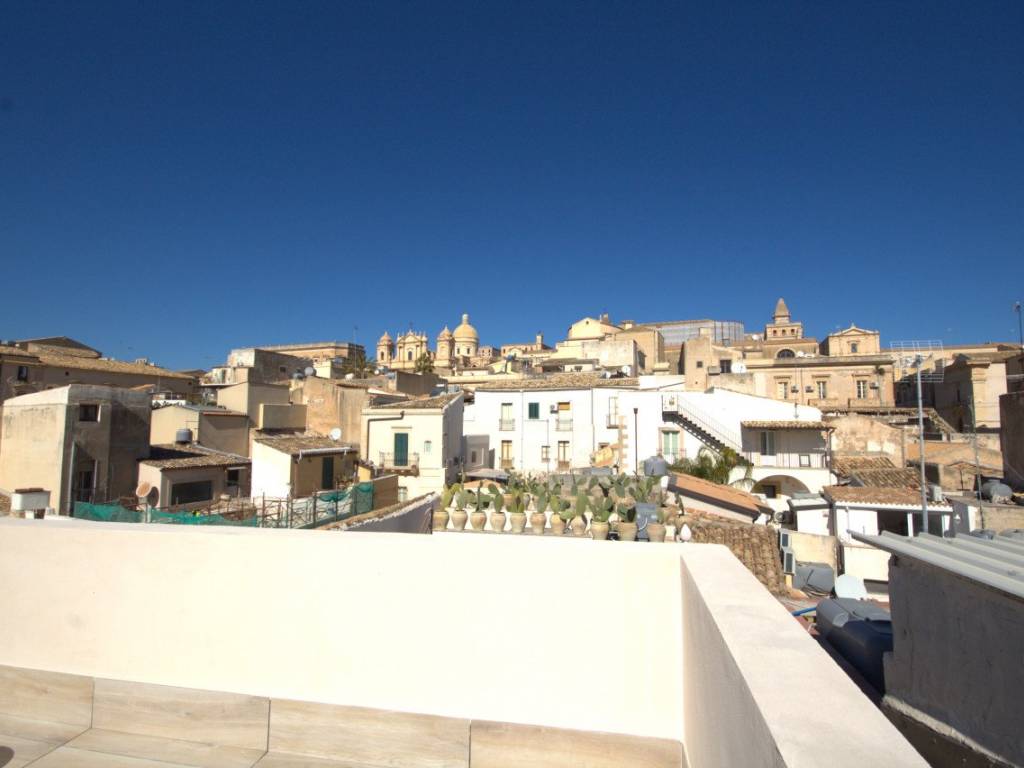 casa indipendente in vendita a Noto