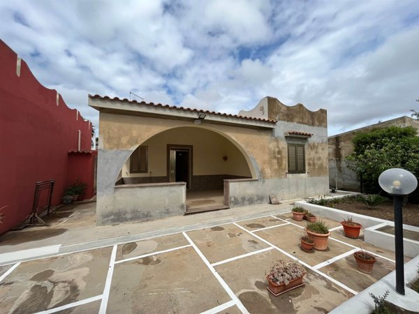 casa indipendente in vendita a Noto in zona San Lorenzo