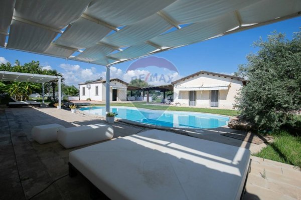 casa indipendente in vendita a Noto in zona San Lorenzo