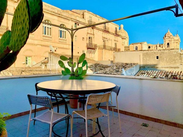 casa indipendente in vendita a Noto