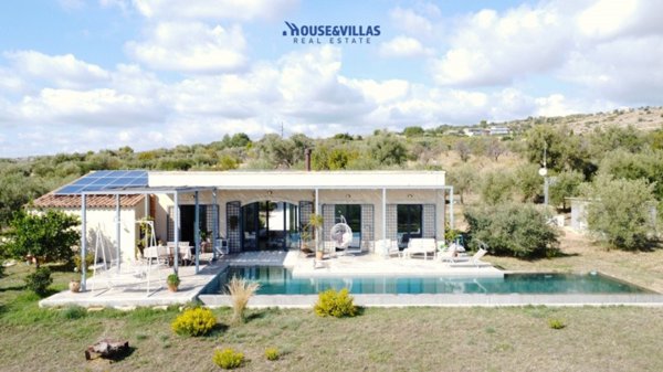 casa indipendente in vendita a Noto