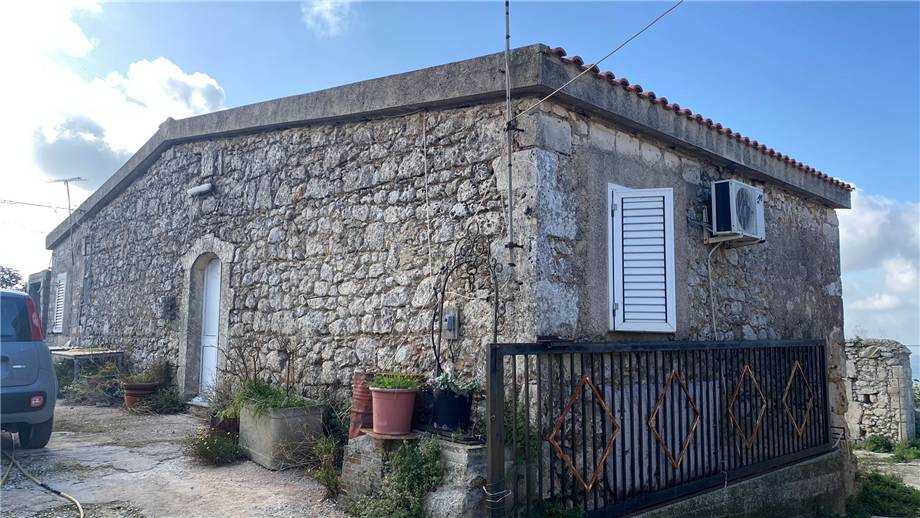 casa indipendente in vendita a Noto in zona Testa dell'Acqua