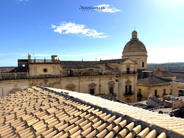 casa indipendente in vendita a Noto
