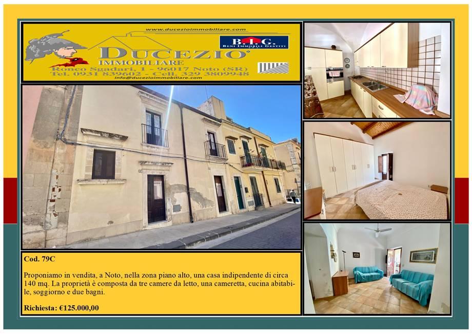 casa indipendente in vendita a Noto