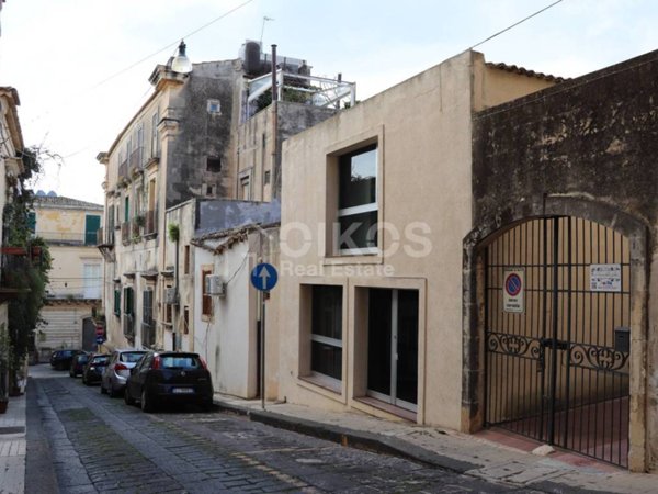 casa indipendente in vendita a Noto