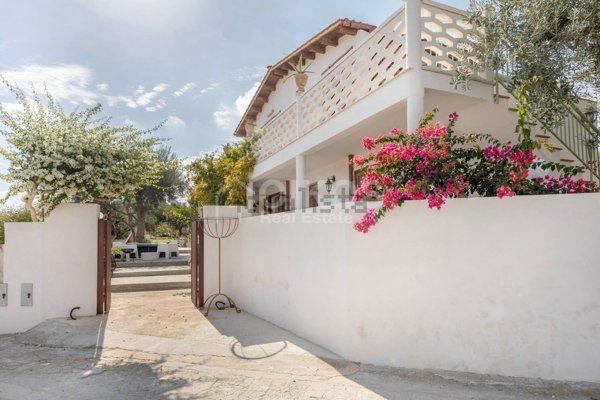 casa indipendente in vendita a Noto