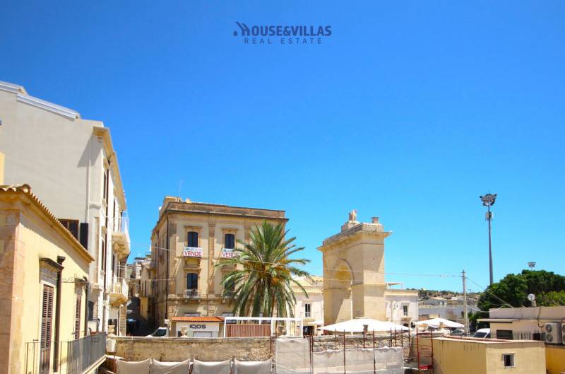 casa indipendente in vendita a Noto