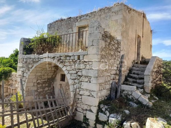 casa indipendente in vendita a Noto in zona Testa dell'Acqua