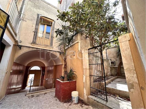 casa indipendente in vendita a Noto