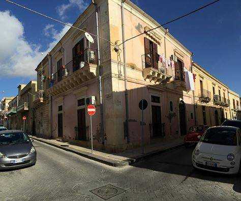 intera palazzina in vendita a Noto
