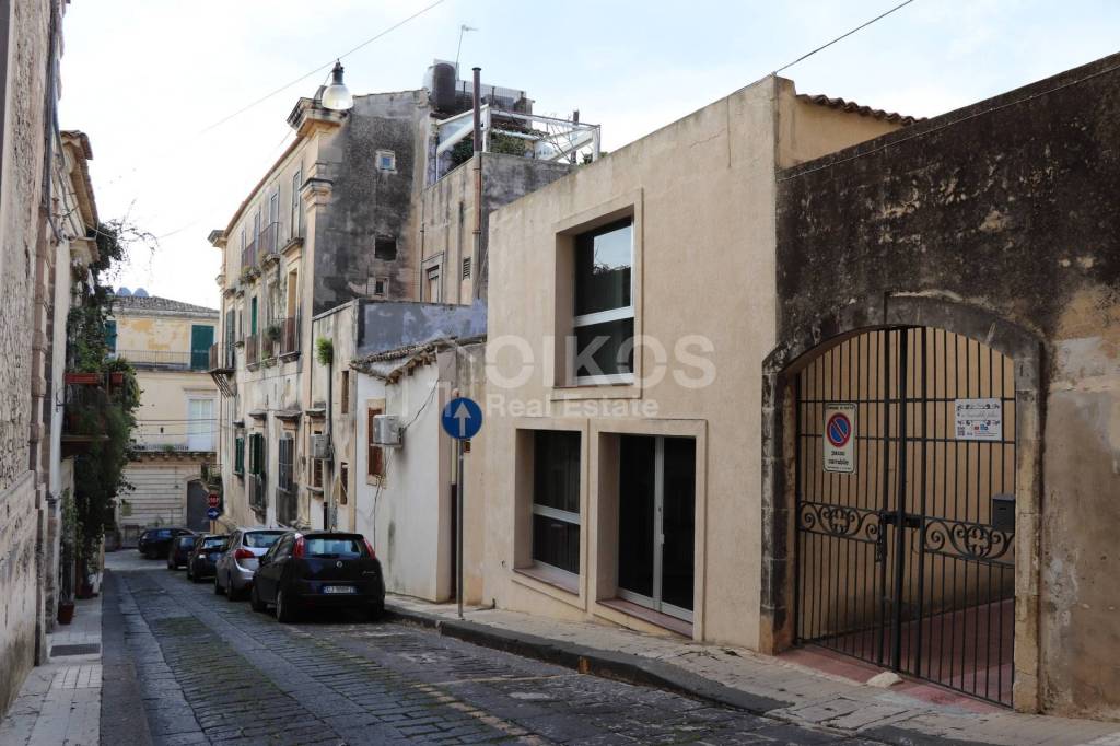 casa indipendente in vendita a Noto