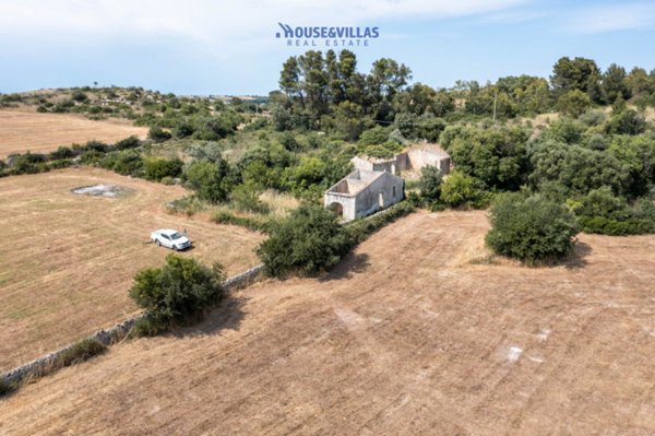 casa indipendente in vendita a Noto