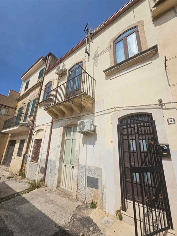 casa indipendente in vendita a Noto