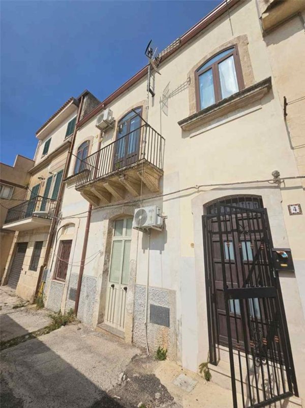 casa indipendente in vendita a Noto