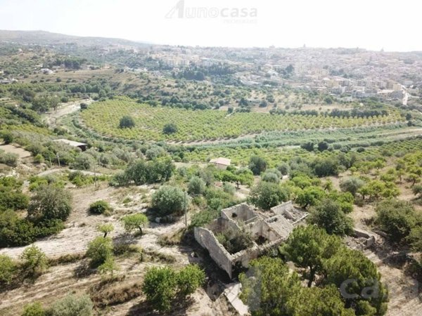 casa indipendente in vendita a Noto